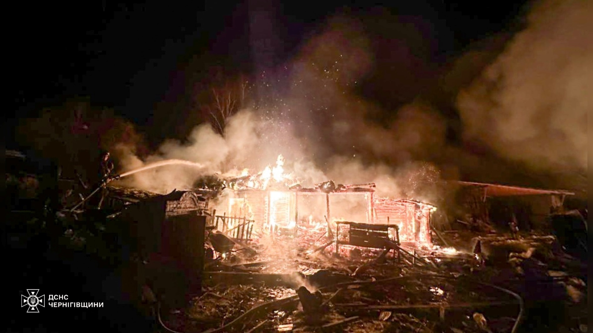 Нічна атака на Менщині: загинула 15-річна дівчина, її батьки поранені