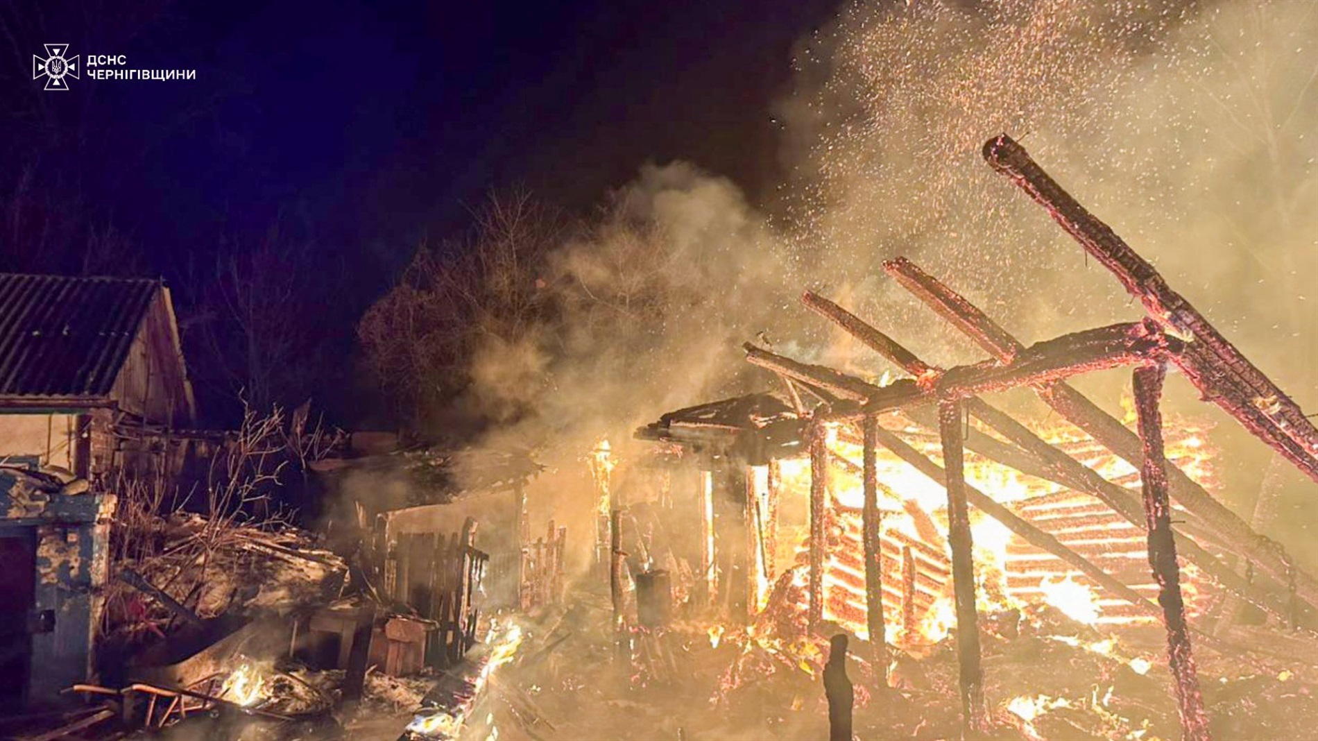 Нічна атака на Менщині: загинула 15-річна дівчина, її батьки поранені