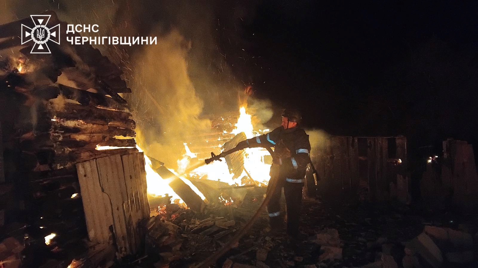 Масовані удари по Чернігівщині: поранені цивільні, зруйнована інфраструктура та житло