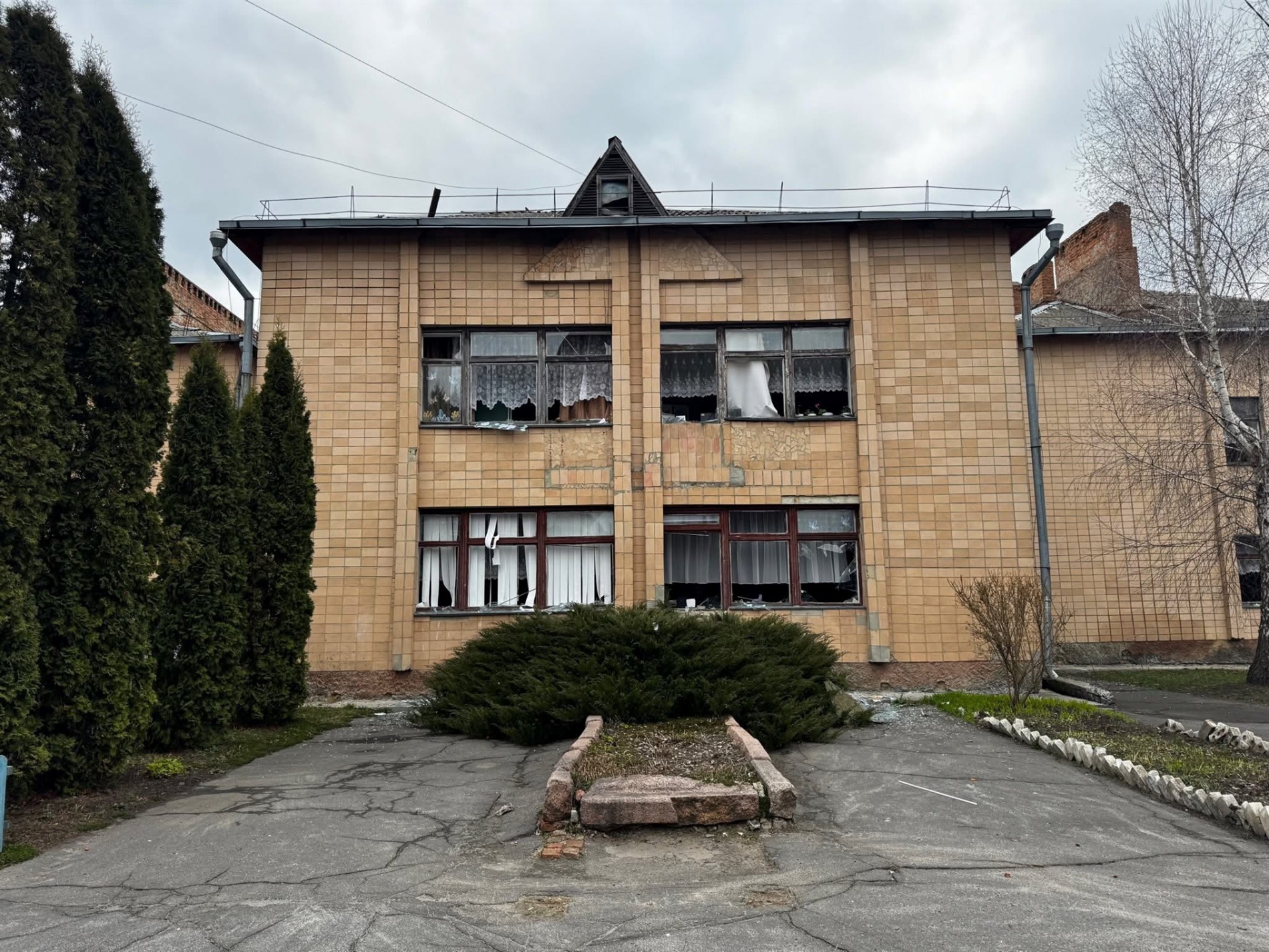 Чернігівщину знову атакували дрони: пожежа на підприємстві та десятки обстрілів