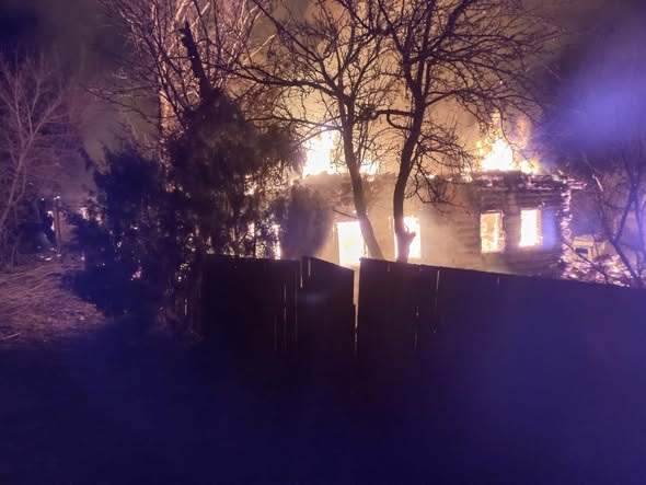 Росіяни знищили будинок на Чернігівщині: за добу 38 ударів і 58 вибухів