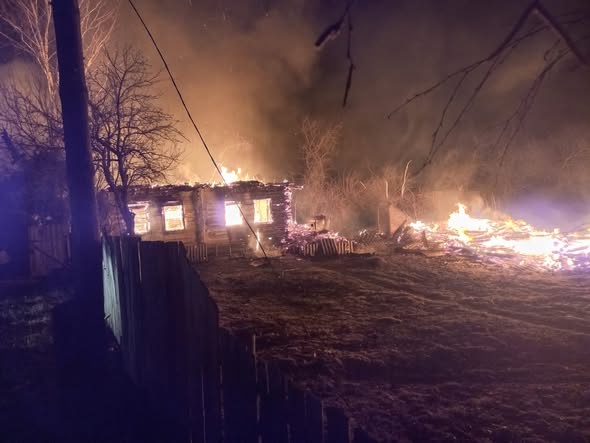Росіяни знищили будинок на Чернігівщині: за добу 38 ударів і 58 вибухів
