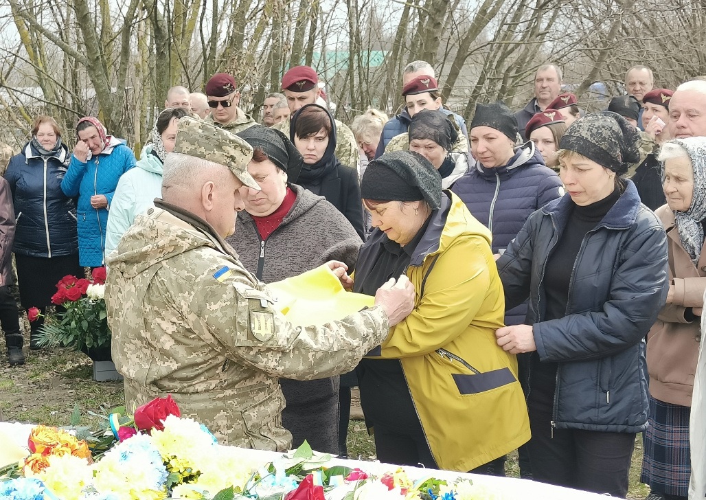 У Куковичах попрощалися з Героєм: загинув десантник Євгеній Калюжний