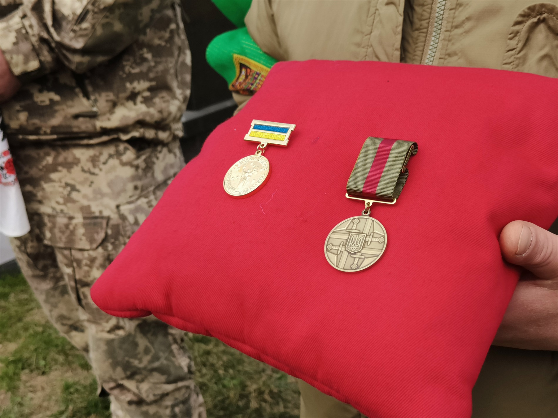 У Куковичах попрощалися з Героєм: загинув десантник Євгеній Калюжний