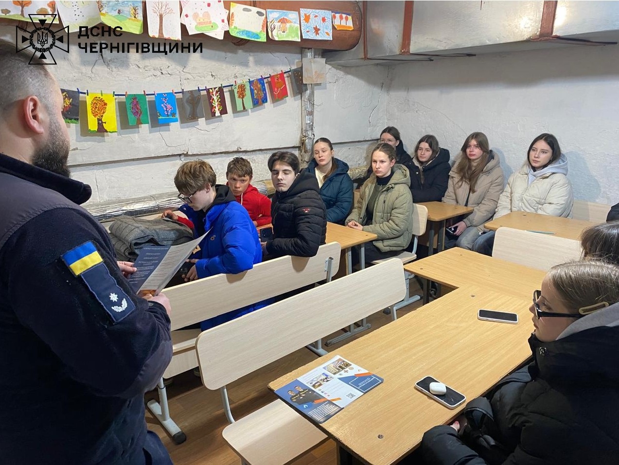 Рятувальники провели профорієнтаційні зустрічі з випускниками на Корюківщині