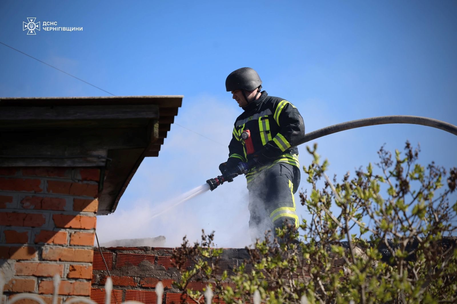 Добове зведення: атака на Чернігів, влучання в адмінбудівлі, поранені цивільні