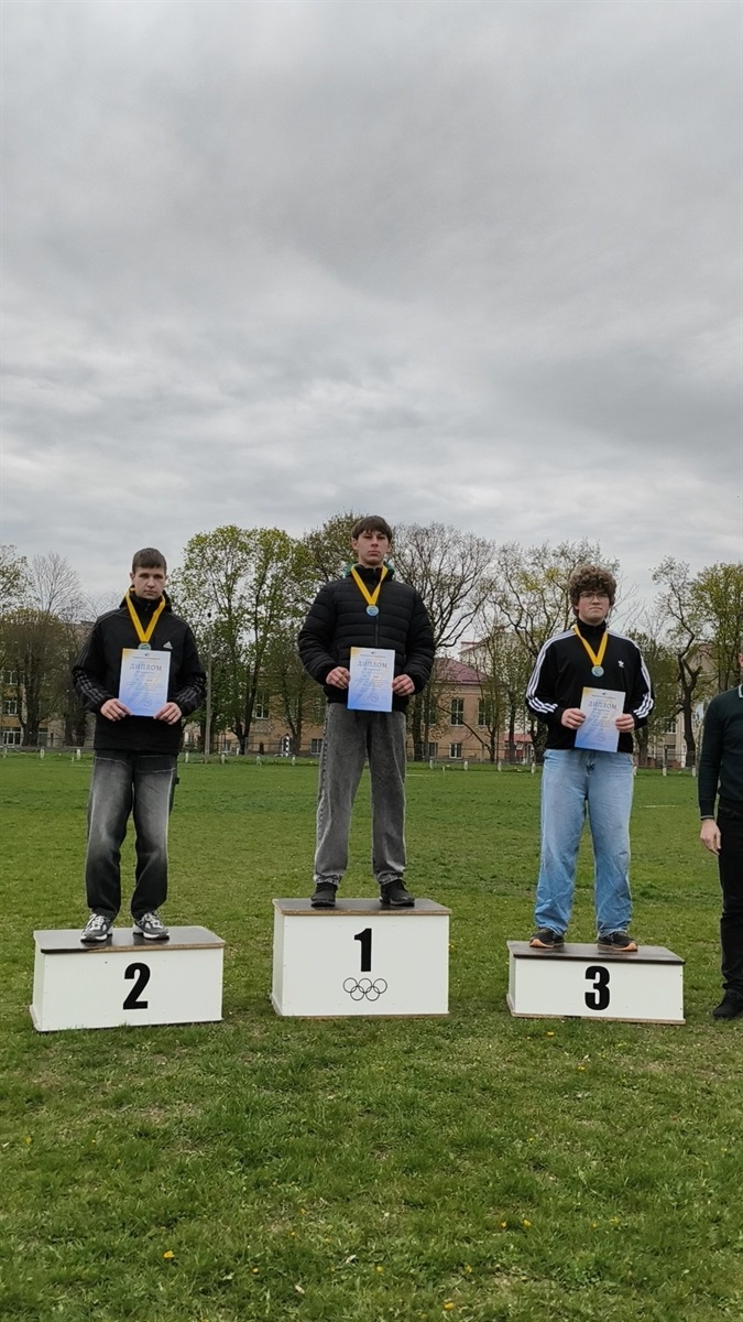 Менські легкоатлети здобули сім нагород на Кубку України з метань