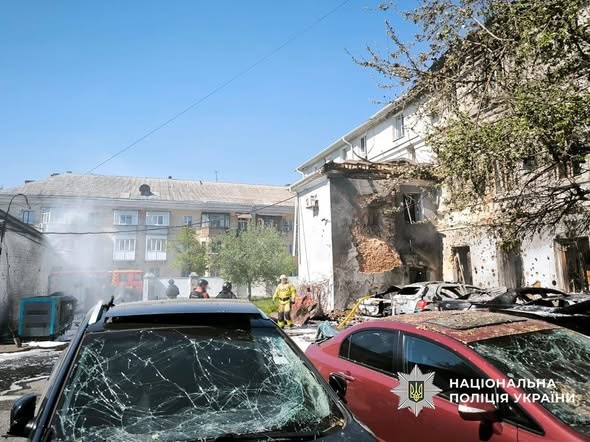 Росіяни атакували центр Чернігова: є постраждалі та пошкодження