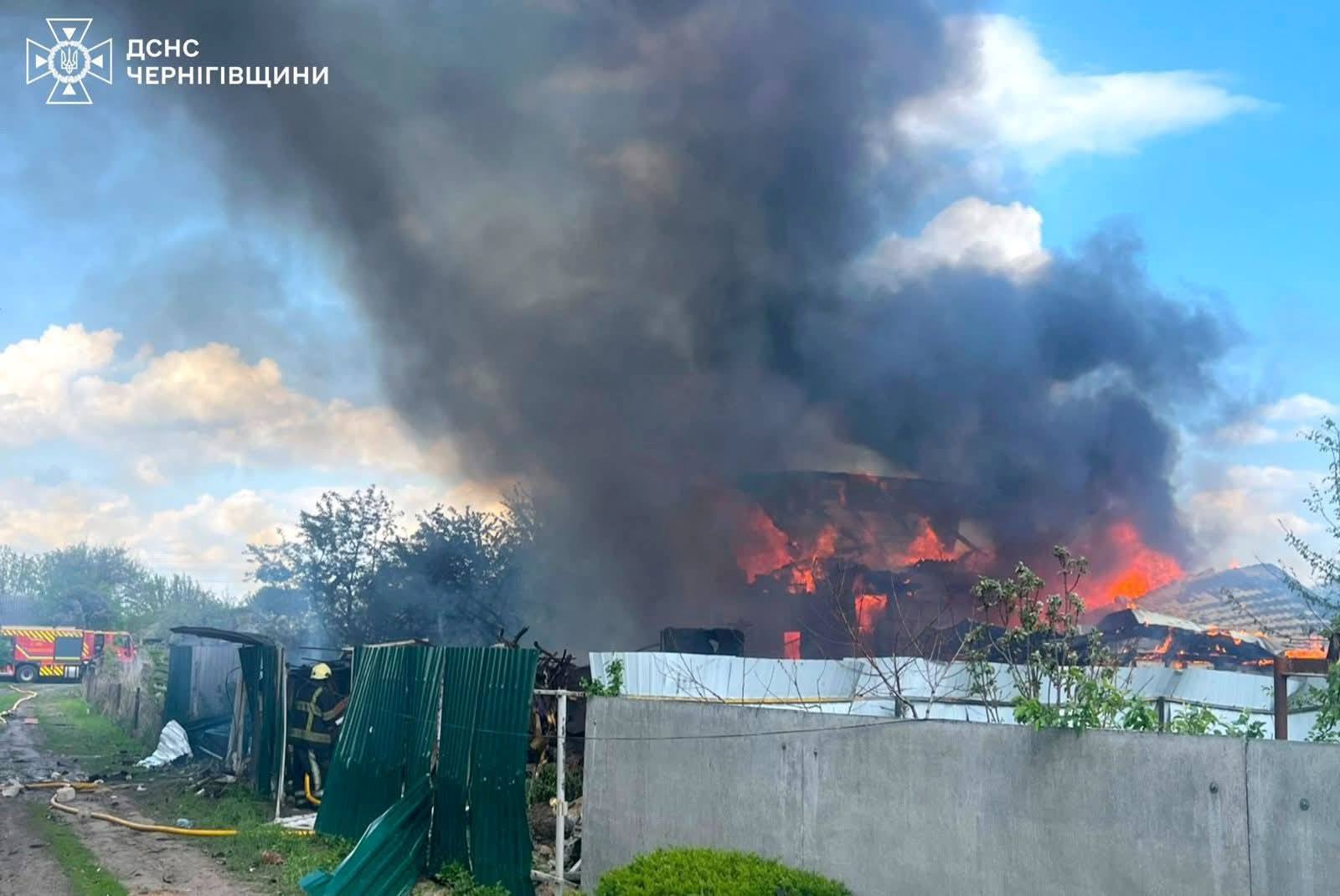 Росіяни знову атакували Мену «шахедами»: зруйновано будинок та пошкоджено заклад освіти
