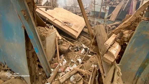 На Чернігівщині внаслідок атаки дрона постраждали жінка та 13-річна дівчинка