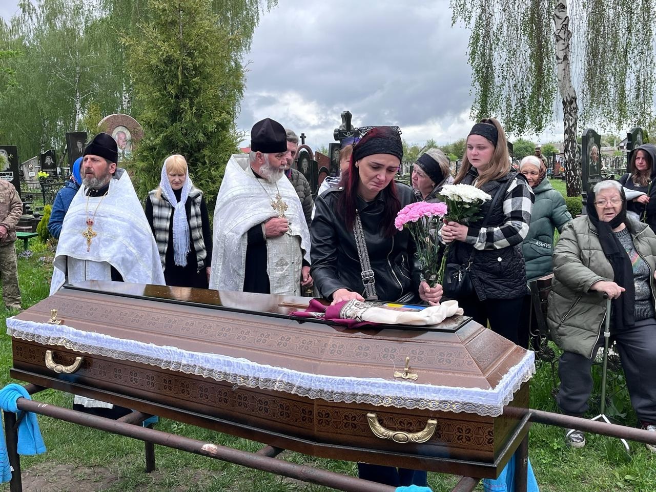 Менська громада попрощалася із Сергієм Патлатовим, який понад рік вважався зниклим безвісти