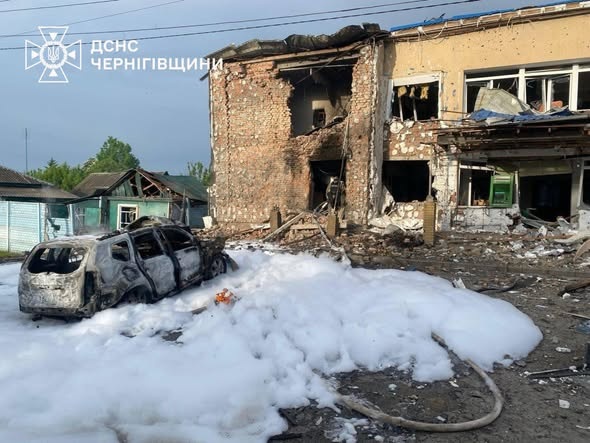 Ракетний удар по Прилуках і атаки дронів: за добу росіяни били по Чернігівщині ракетами та БпЛА