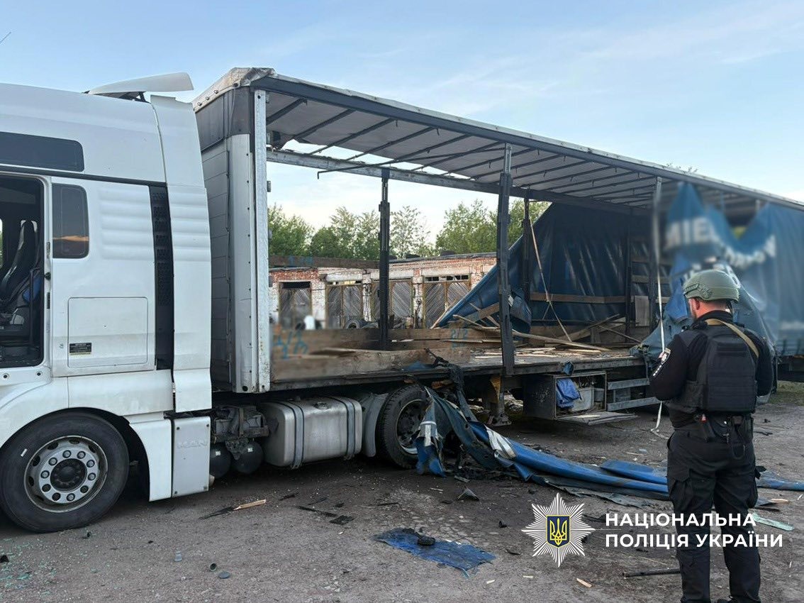 На Чернігівщині поранено трьох цивільних, знищено ліцей та пошкоджено будинок для літніх людей