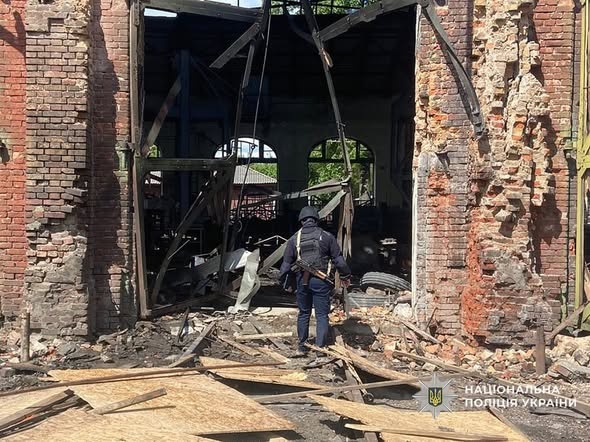 На Чернігівщині через російські атаки загинув цивільний, поранено пенсіонера є пошкодження будівелья