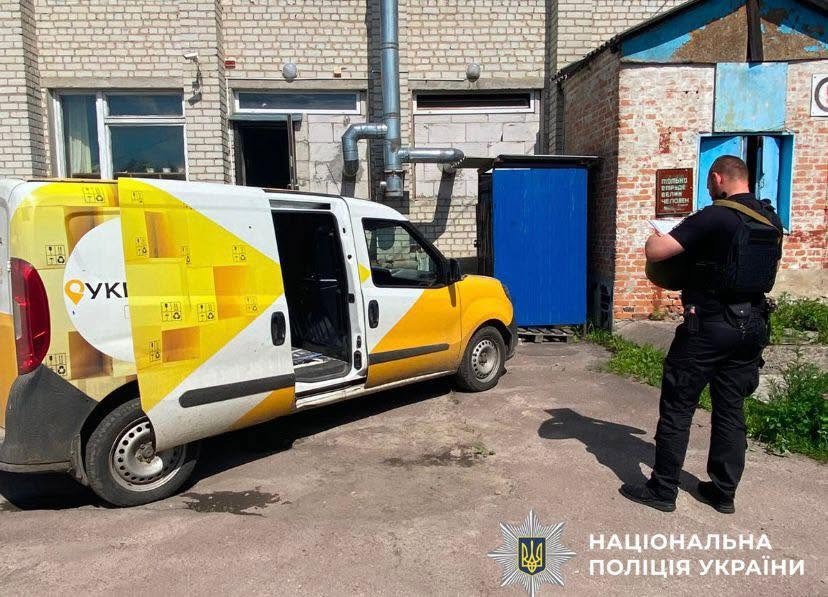 На Чернігівщині через російські атаки поранено працівницю АЗС та двох поштовиків