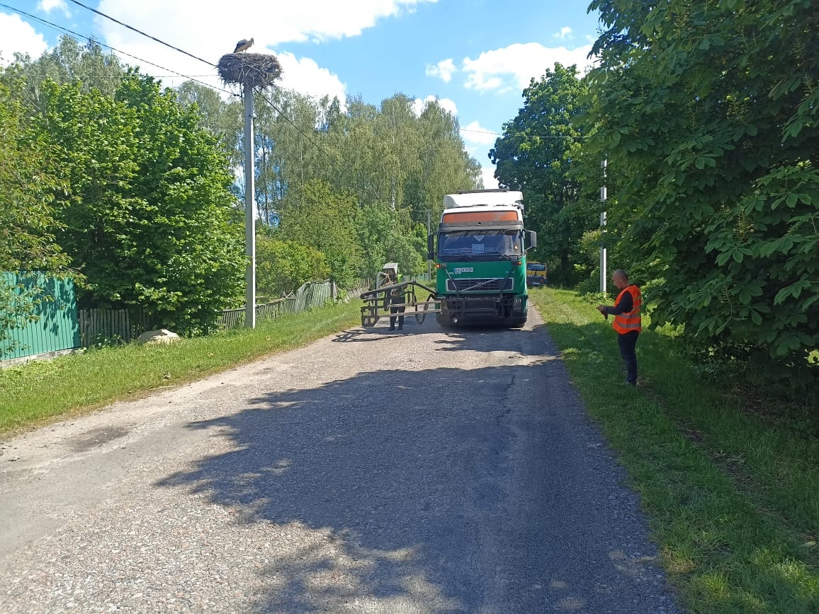 У Семенівці ремонтують автодорогу за підтримки місцевих агропідприємств