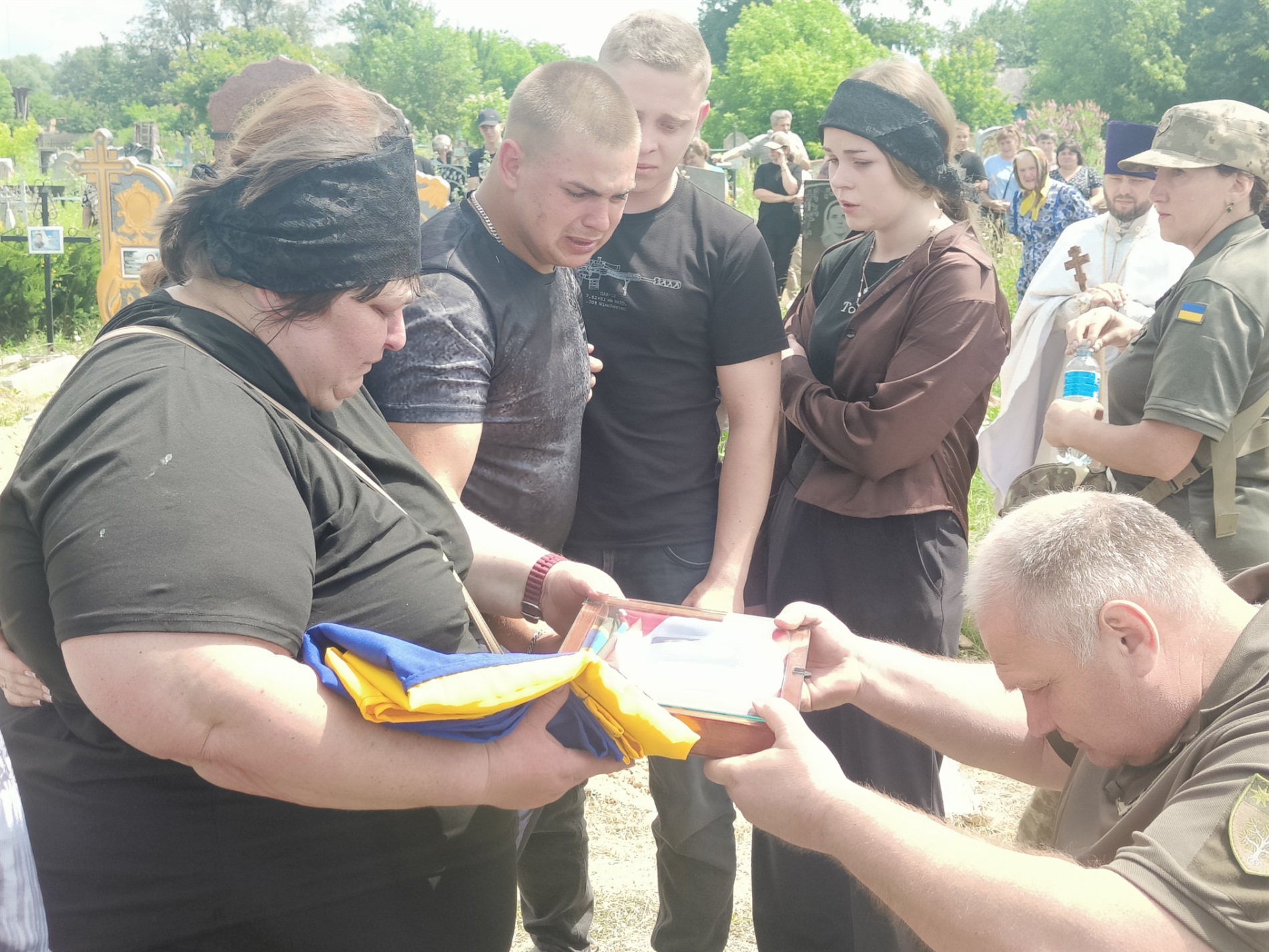 У Макошиному попрощалися із загиблим Захисником України Олегом Шаповалом