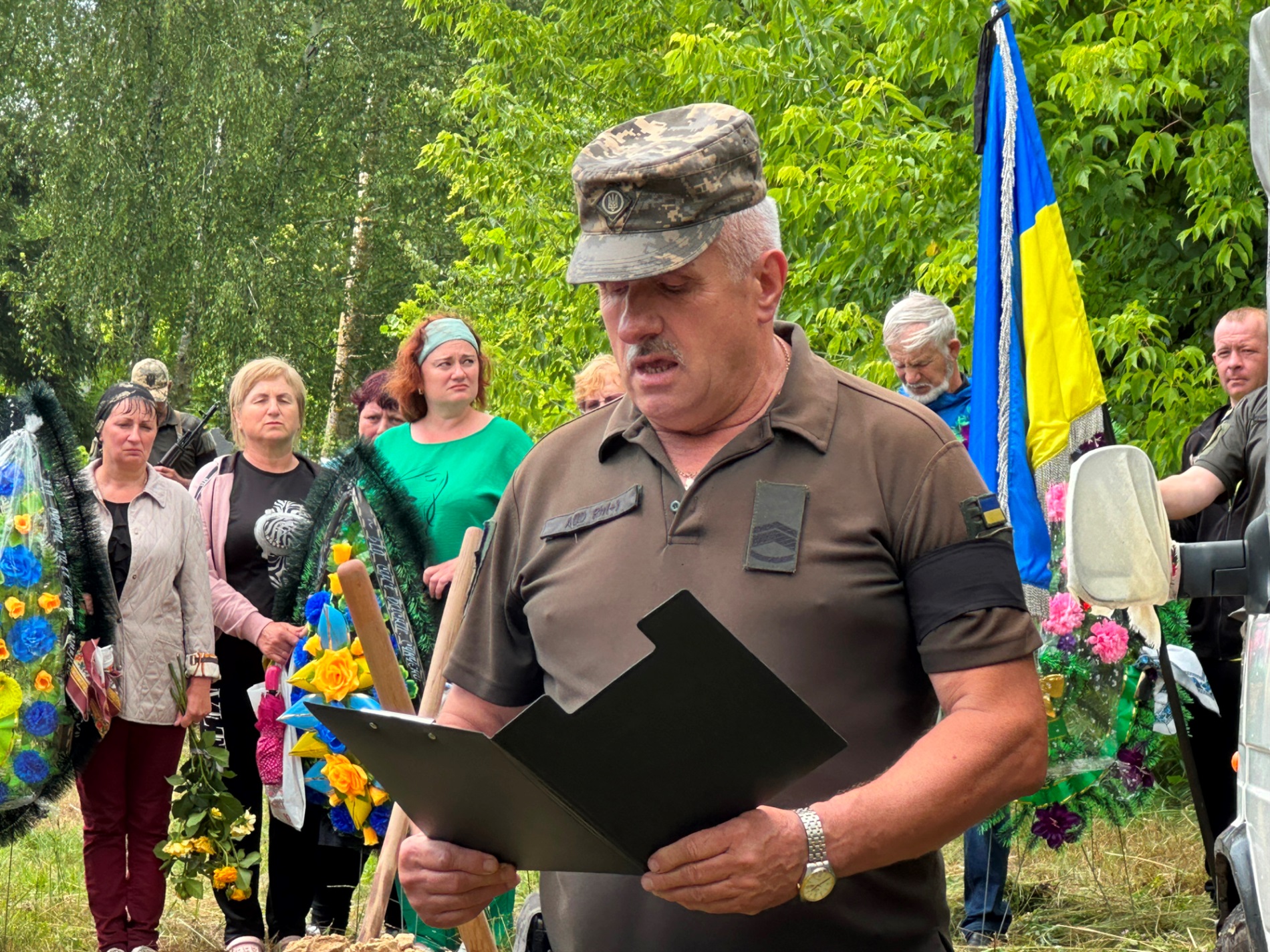 Менська громада попрощалася із Захисником Олександром Олещенком із Покровського