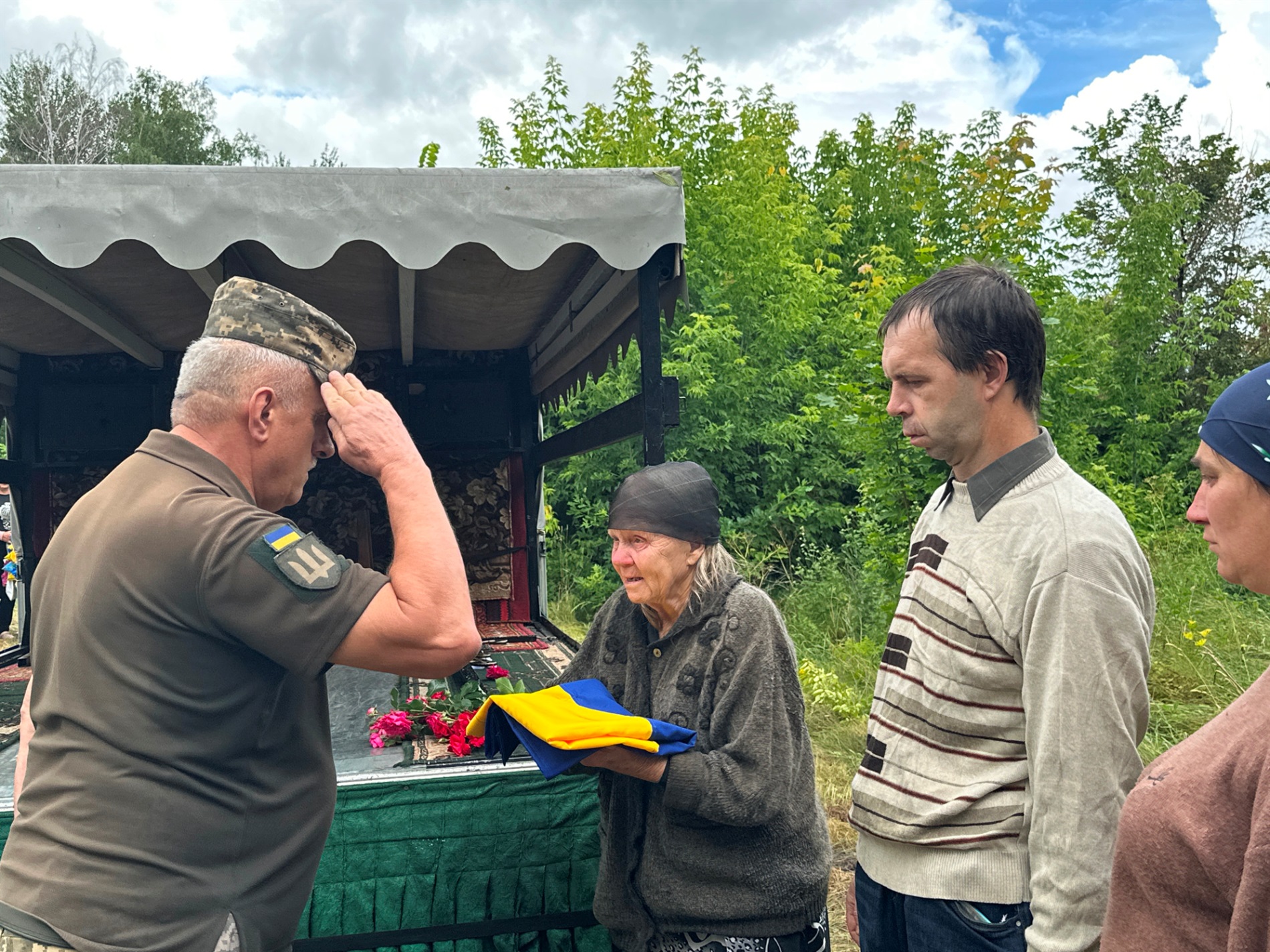 Менська громада попрощалася із Захисником Олександром Олещенком із Покровського