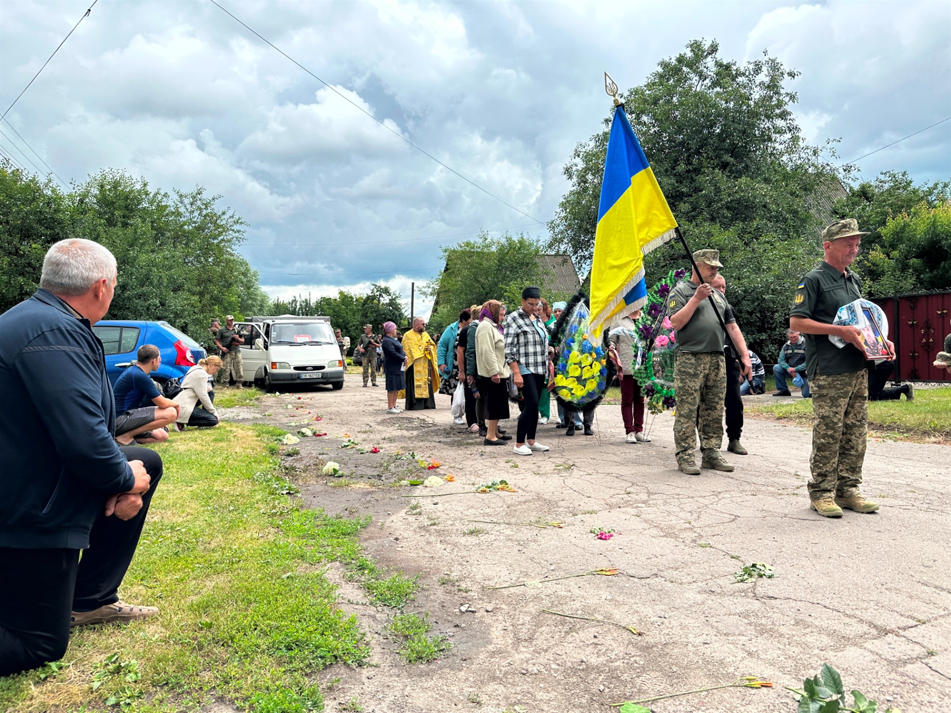 Менська громада попрощалася із Захисником Олександром Олещенком із Покровського