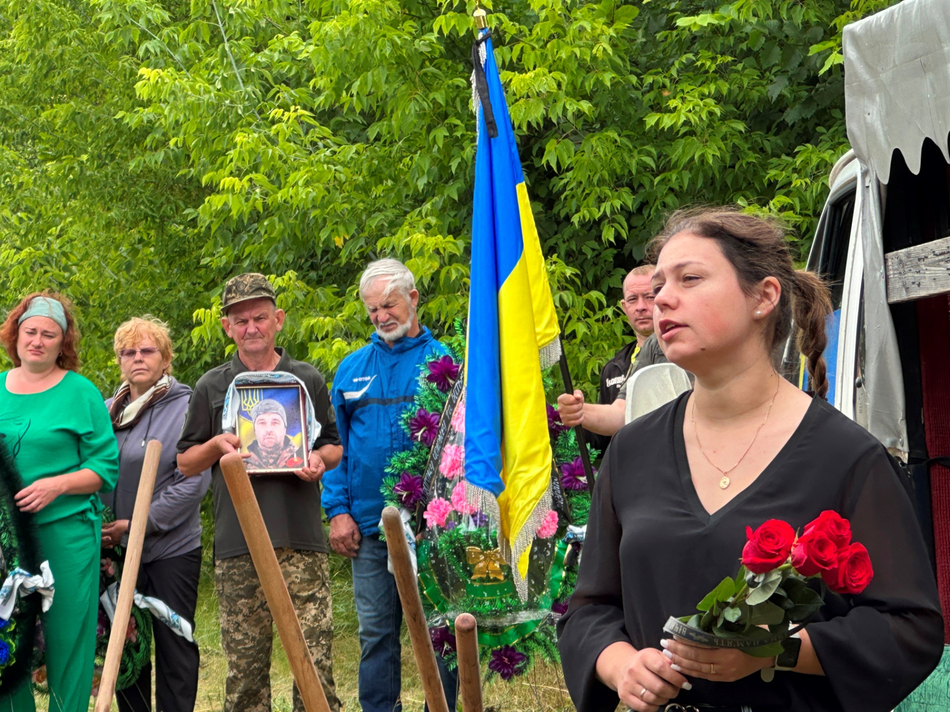 Менська громада попрощалася із Захисником Олександром Олещенком із Покровського