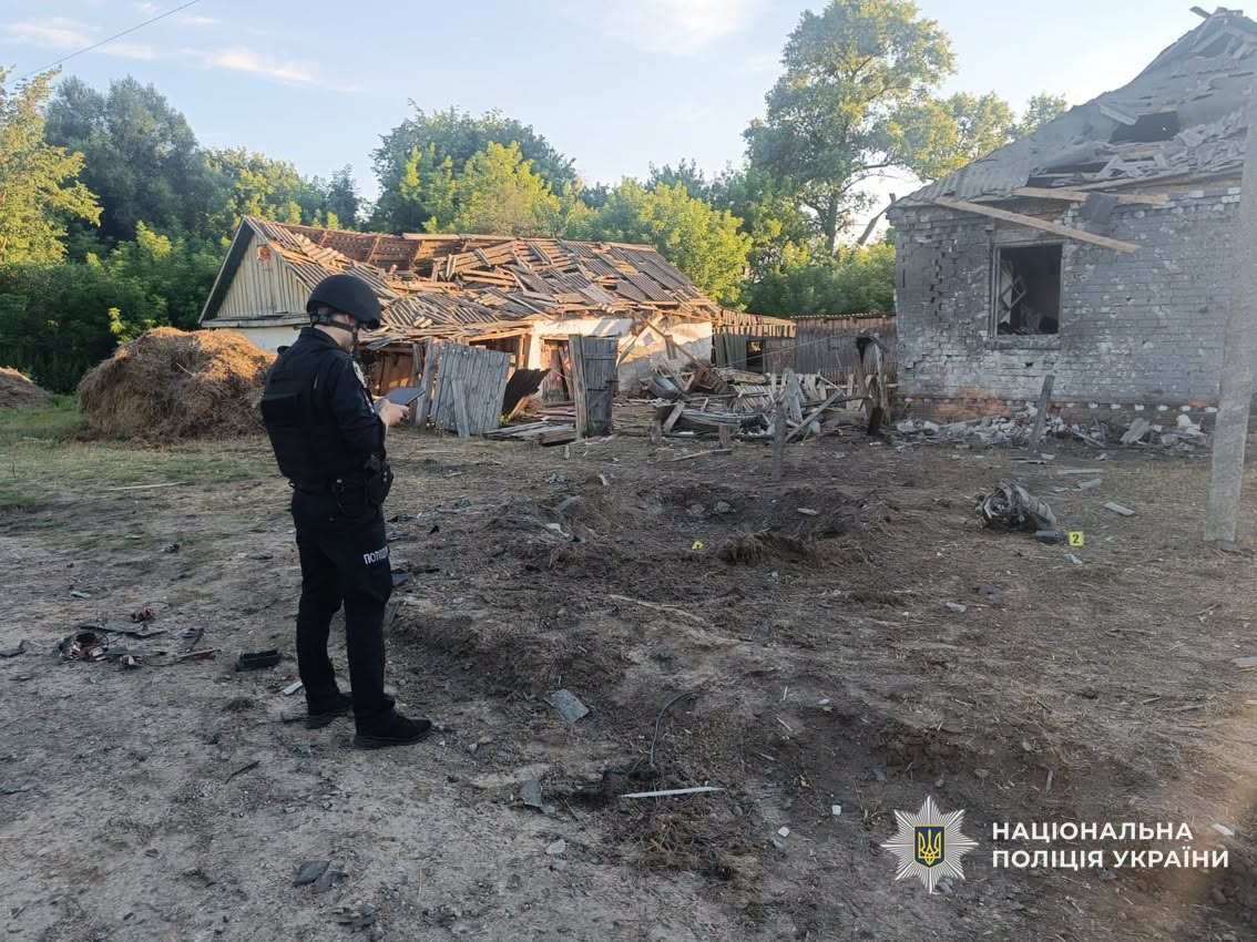 Росіяни атакували Корюківщину: загинув чоловік, поранена дитина, пошкоджені будинки
