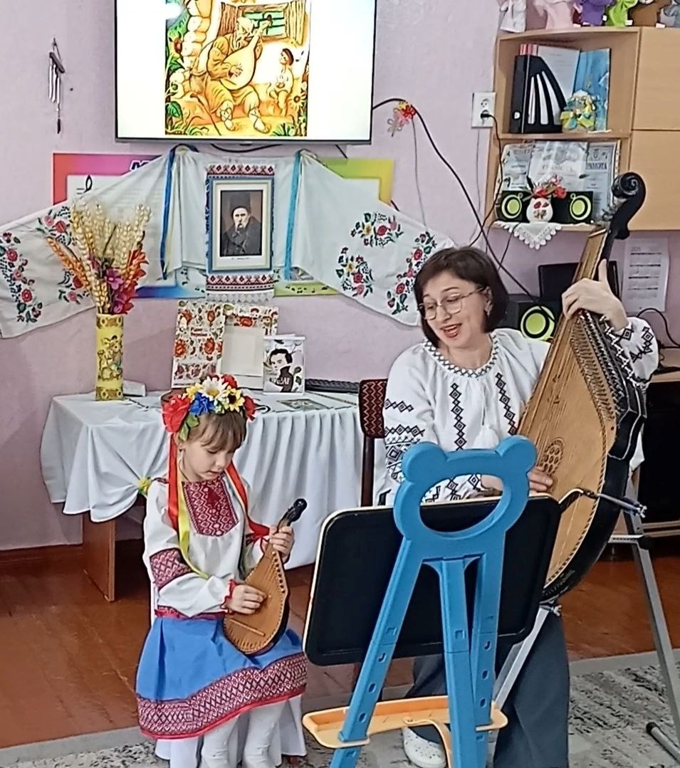 Юлія Теско: «Коли дитина сама знаходить мелодію – розумієш, що бандура стала частиною її душі»