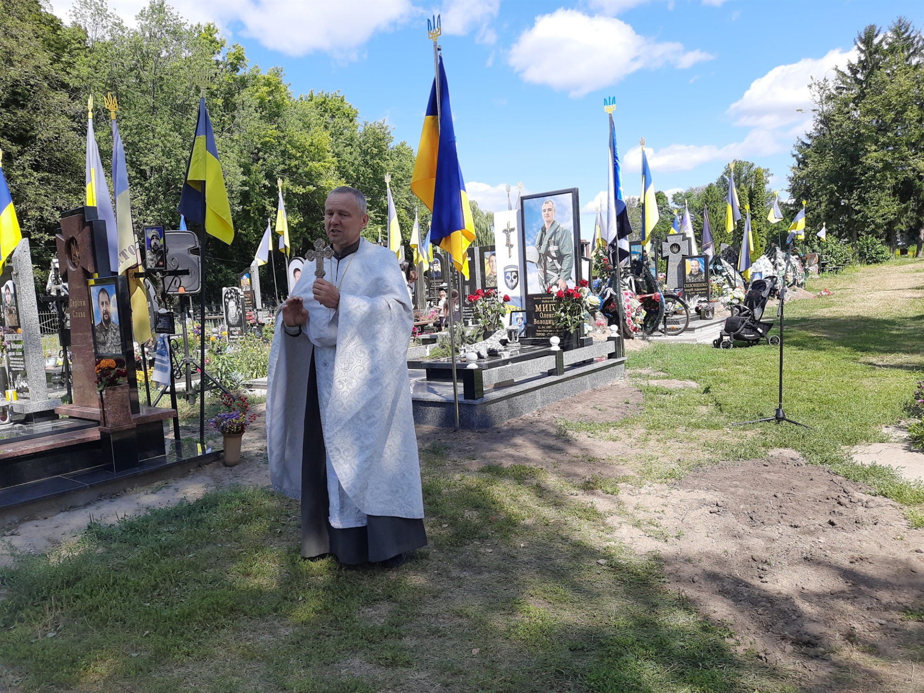 У Мені вшанували пам’ять пілота Олександра Мигулі, який загинув, захищаючи Україну